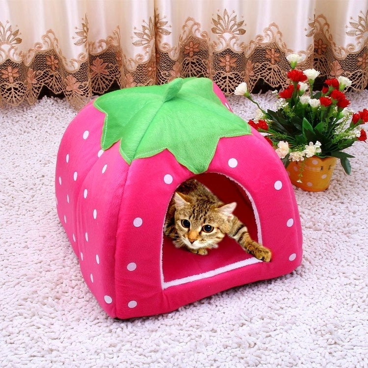 Strawberry Shaped Foldable Short Plush Pet House Nest, Size: M