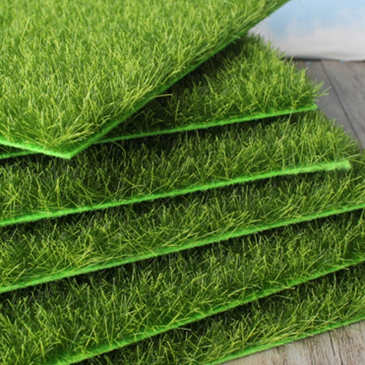 Simulation of Small Lawn Micro-landscape Green Grass Landscape,Size:15 x 15cm