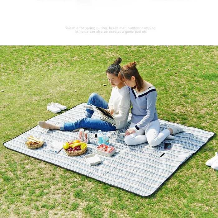 600D Waterproof Oxford Foldable Cloth Outdoor Beach Camping Mat Picnic Blanket, Size: 150*130cm, Random Color Delivery