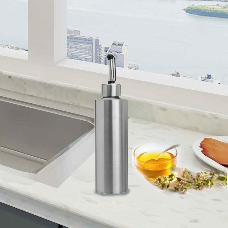 Cylindrical Seasoning Bottle Stainless Steel Oil Pot